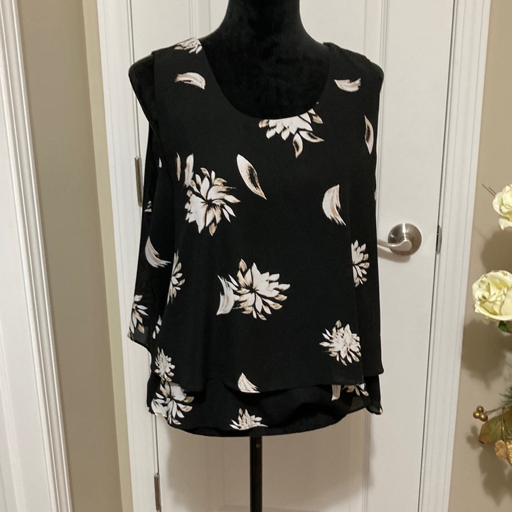 4/$10 Simply Styled Woman’s Top